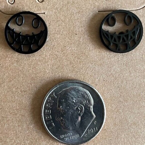 5/$20 Smiley Face Monster Gothic Stud Earrings - Picture 3 of 3